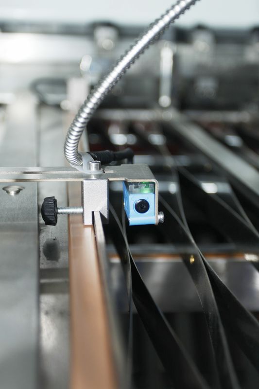 Fast Speed Large Format Electronic Paper Folder Outsert Folding Machine